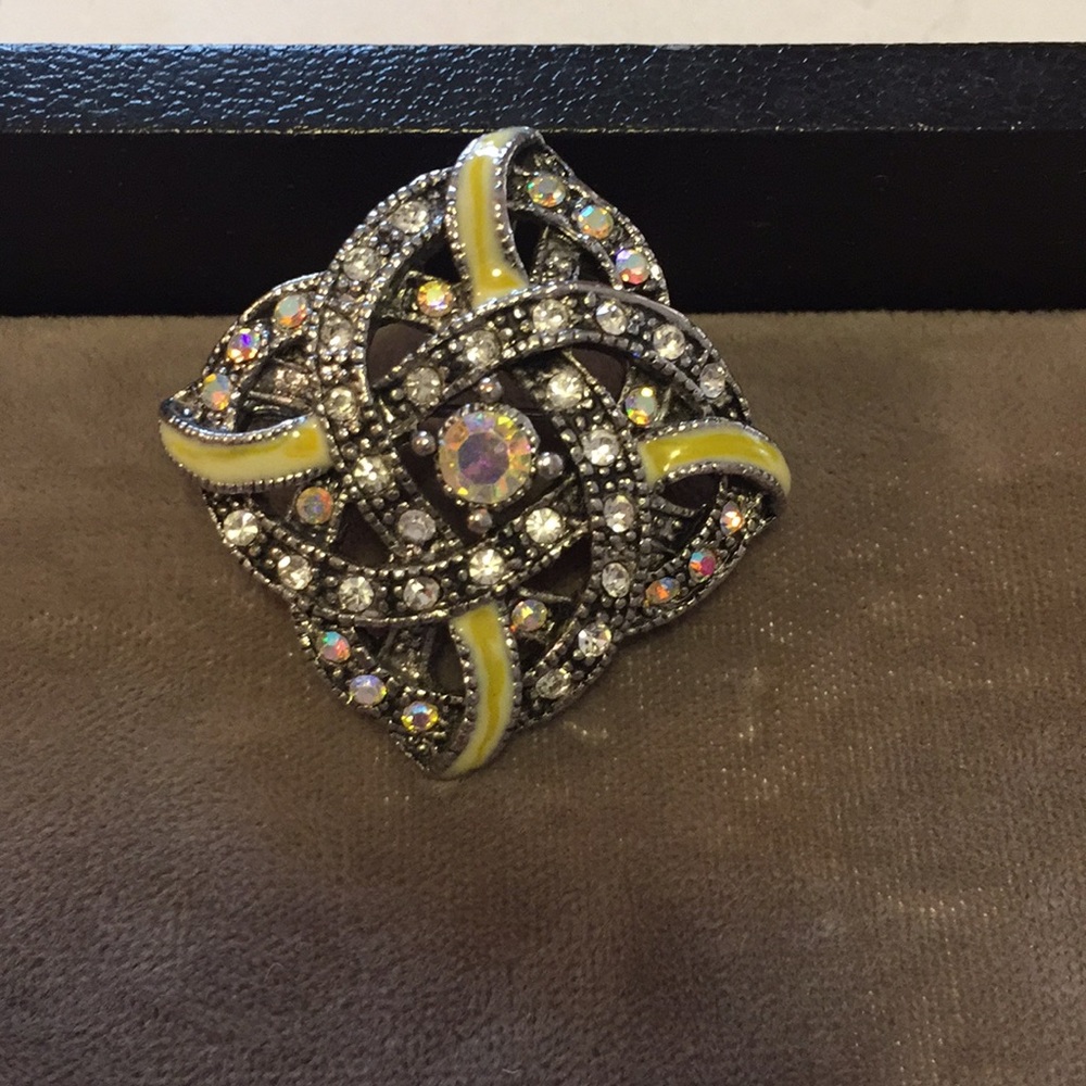 Vintage GAP Broach